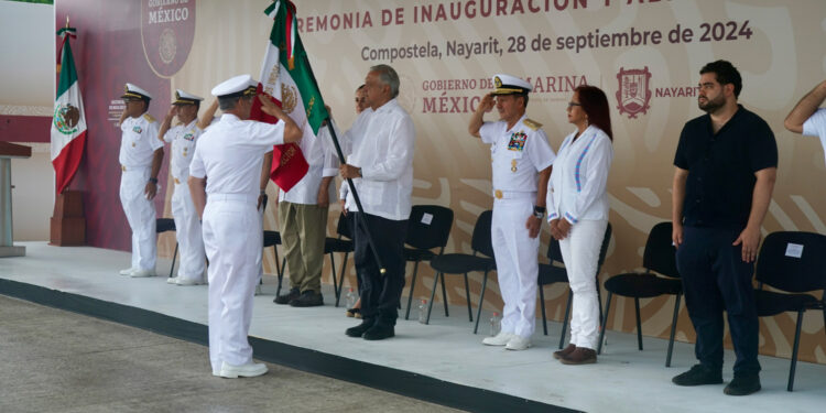AMLO inaugura Sector Naval en Nayarit