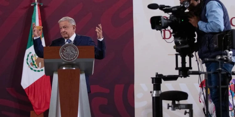 Jueces que impiden discusión sobre Reforma Judicial invaden facultades del Legislativo: AMLO