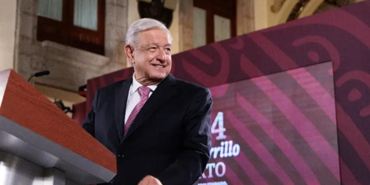 Reconoce AMLO labor de legisladores tras aprobar Reforma Judicial
