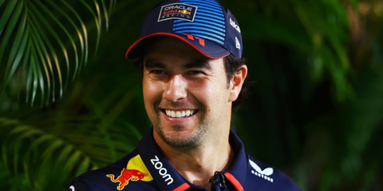 Checo Pérez no se retira de la Fórmula Uno
