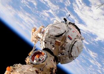Cosmonautas baten récord de estadía en la Estación Espacial Internacional