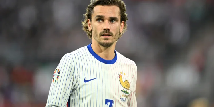 El histórico francés Antoine Griezmann se retiró de la selección