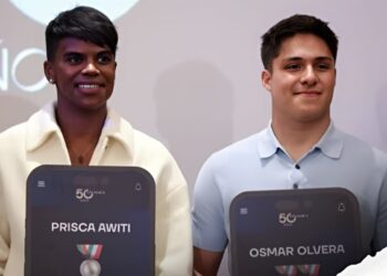 Prisca Awatti y Osmar Olvera son reconocidos con 200 mil pesos por sus medallas en París 2024