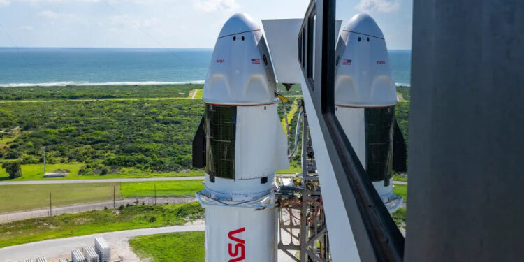 SpaceX parte al espacio en misión de rescate de astronautas