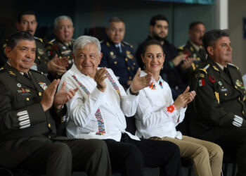 AMLO entrega en Chetumal obra completa del Tren Maya