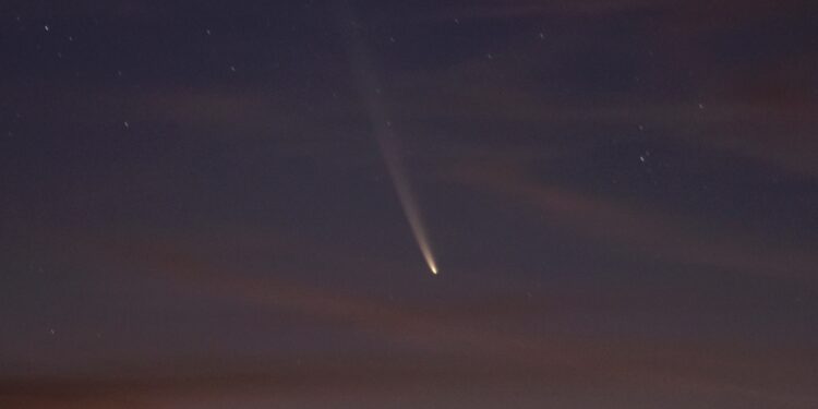 Hoy, el cometa del siglo cruza los cielos terrestres