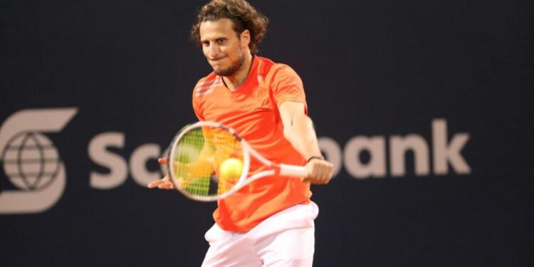 Diego Forlán se convierte en tenista profesional