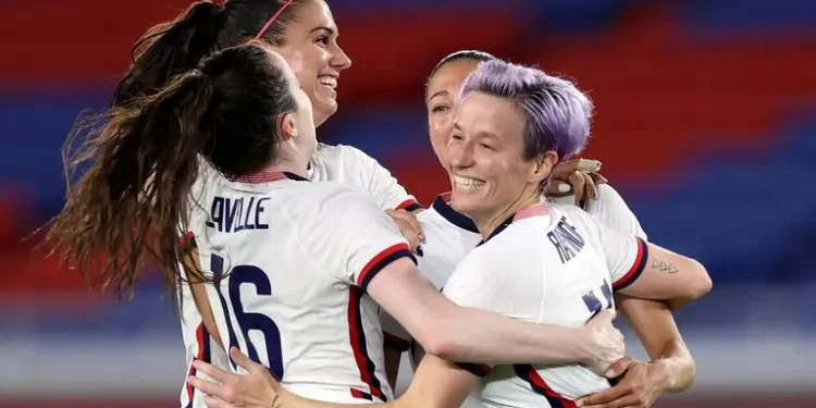 La UEFA invertirá mil millones de euros para desarrollar el futbol femenil