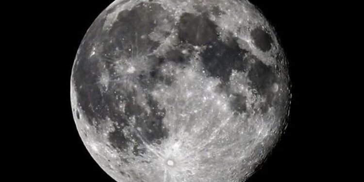 NASA define varias regiones para el próximo alunizaje