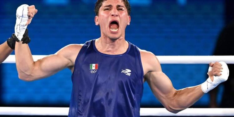 Marco Verde se vuelve boxeador profesional con Canelo Team