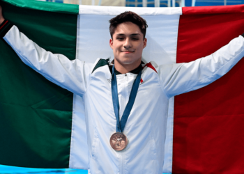 Regresan beca deportiva al medallista olímpico Osmar Olvera