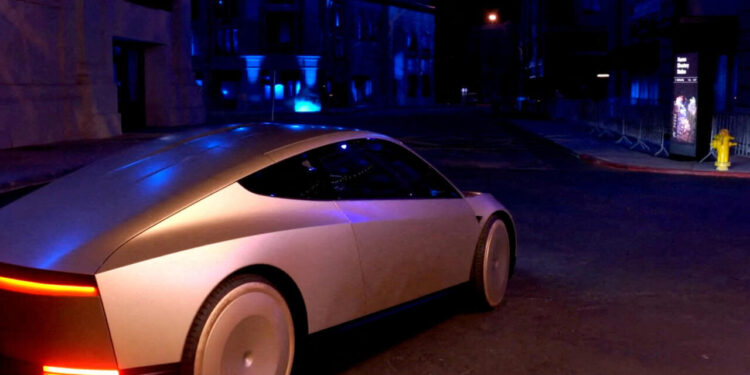 Presenta Tesla su nuevo Robotaxi