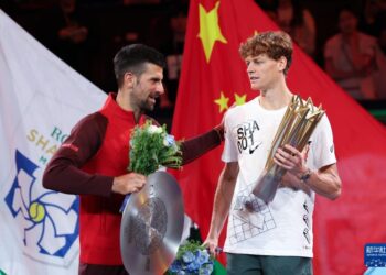 Djokovic cade en la final del Masters 1000 de Shanghai ante Sinner