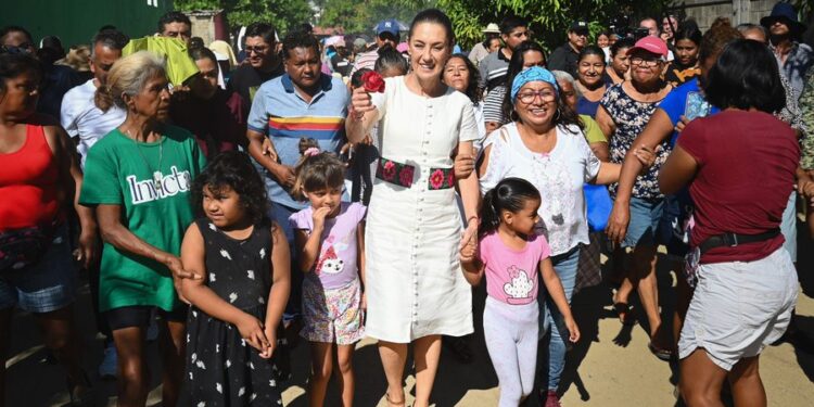 Acapulco y Oaxaca recibirán apoyo millonario tras huracán: Claudia Sheinbaum