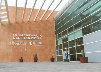 Gobierno y sector farmacéutico acuerdan compra histórica de medicamentos sin corrupción