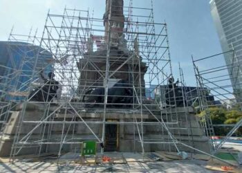 Inician trabajos de restauración en la Columna de la Independencia