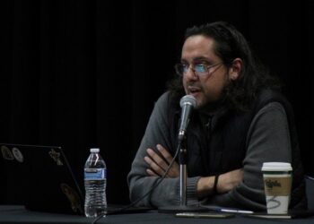 Historiador dialoga en Cecut sobre la vida y memoria en torno al padre Antonio Ubach