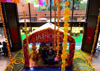 La ENCRyM inaugura su ofrenda de Día de Muertos con premiación de concursos