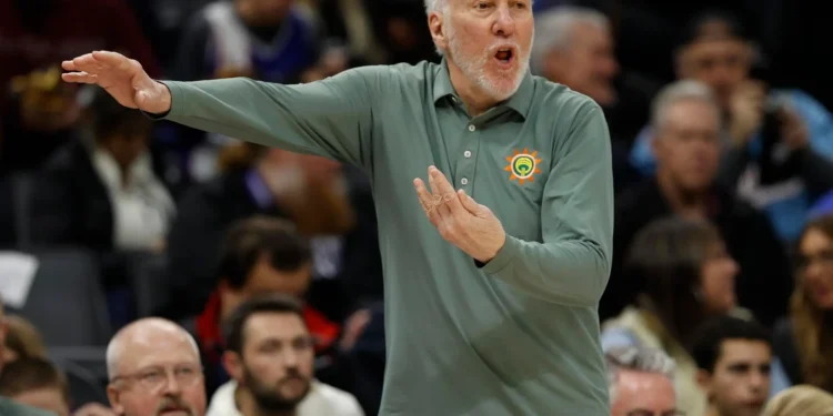 Entrenador de los Spurs de San Antonio sufre derrame cerebral