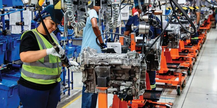 Se incrementa la producción de autos ligeros en México
