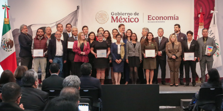 Entregan Premios IMPI a la innovación de los mexicanos