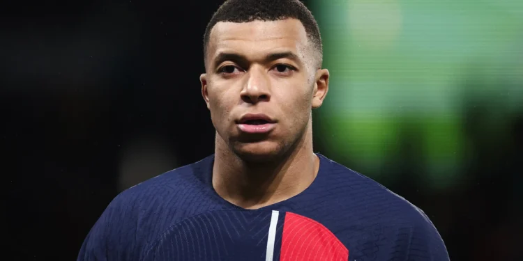 Sorprende a Mbappé denuncia en su contra por agresión sexual