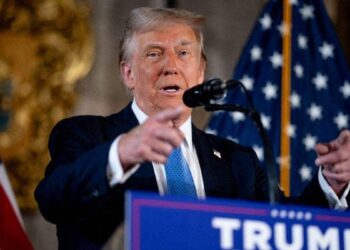 Trump y Biden envías mensajes de Navidad con mensajes opuestos