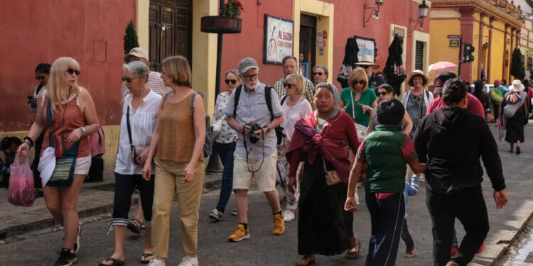 México recibió 3.7 millones de turistas internacionales en octubre
