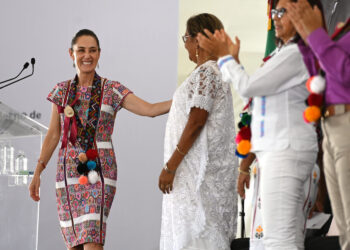 Sheinbaum encabeza entrega de tarjetas de la Pensión Mujeres Bienestar que en Guerrero beneficiará a 28 mil mujeres