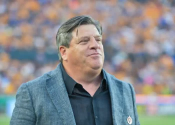 Costa Rica encomienda a Miguel Herrera la clasificación a la Copa Mundial