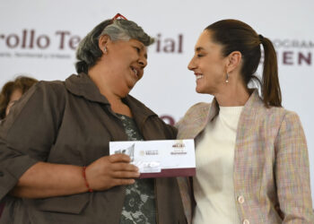 Sheinbaum arranca el programa de mejoramiento de vivienda con entrega de más de 16 mil tarjetas en Edomex