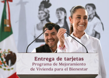 Sheinbaum encabezó entrega de 11, 400 tarjetas del Programa de Mejoramiento de Vivienda para el Bienestar en Edomex