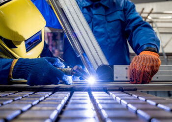 Trump aumenta tarifas a las importaciones de acero y aluminio de Canadá