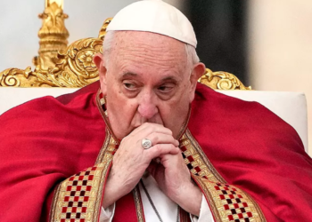 El papa Francisco sigue en recuperación tras tratamiento por neumonía