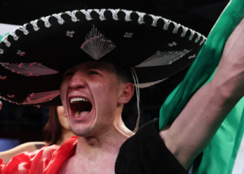 William ‘Camarón’ Zepeda conserva el título interino del CMB tras derrotar nuevamente a Tevin Farmer