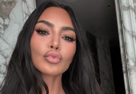 Inicia juicio en París por el robo millonario a Kim Kardashian en 2016