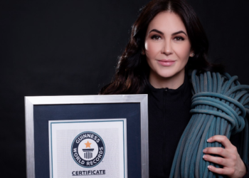 Viridiana Álvarez obtiene récord Guinness por alcanzar las 14 montañas más altas del mundo