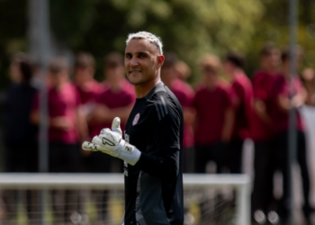 Keylor Navas llega a Pumas