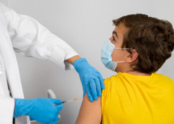 SEP refuerza vacunación ante regreso a clases por sarampión