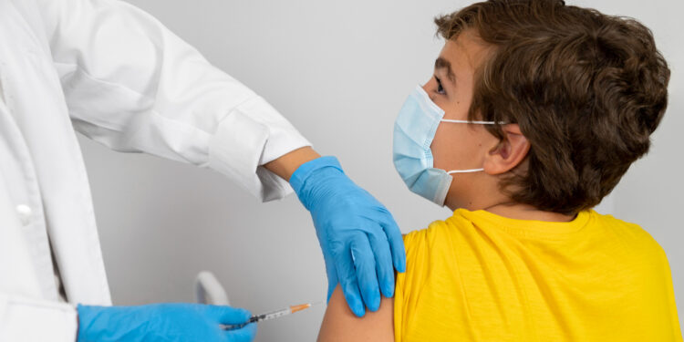 SEP refuerza vacunación ante regreso a clases por sarampión