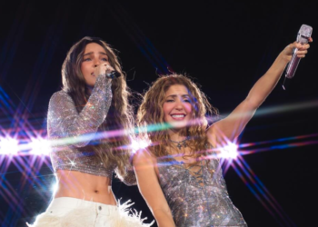 Belinda a dueto con Shakira en el Estadio GNP