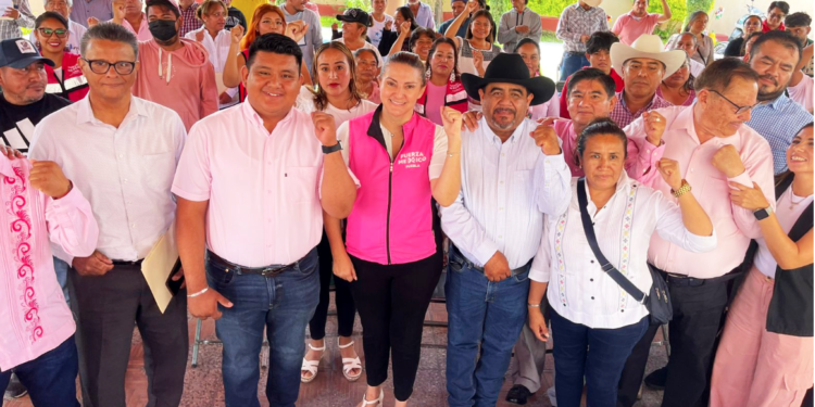 Fuerza por México Puebla fortalece su presencia en la Mixteca: Maiella Gómez toma de protesta a comités en Izúcar de Matamoros