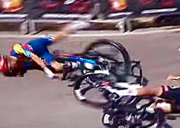 Isaac del Toro sufre caída en la Vuelta a Burgos y compromete su participación