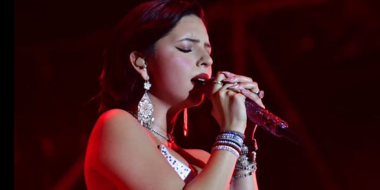 Familia Aguilar llena Guadalajara pese a campaña en su contra