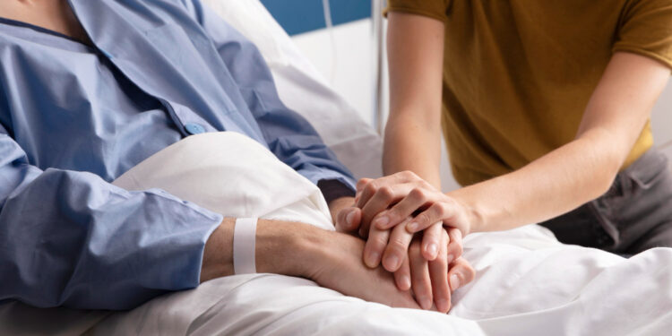 Joven impulsa iniciativa para legalizar la eutanasia aquí